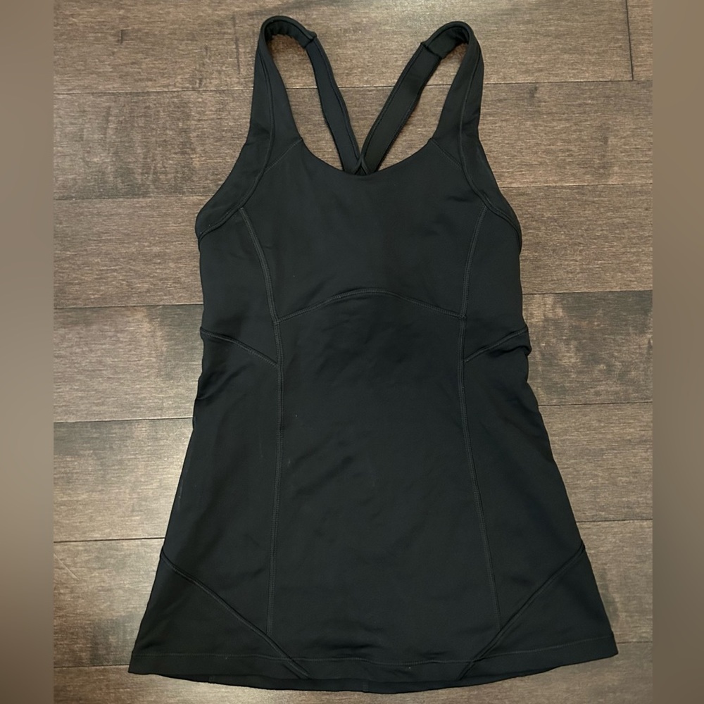 Lululemon Women’s Workout Top with Built in Shelf Bra (2)